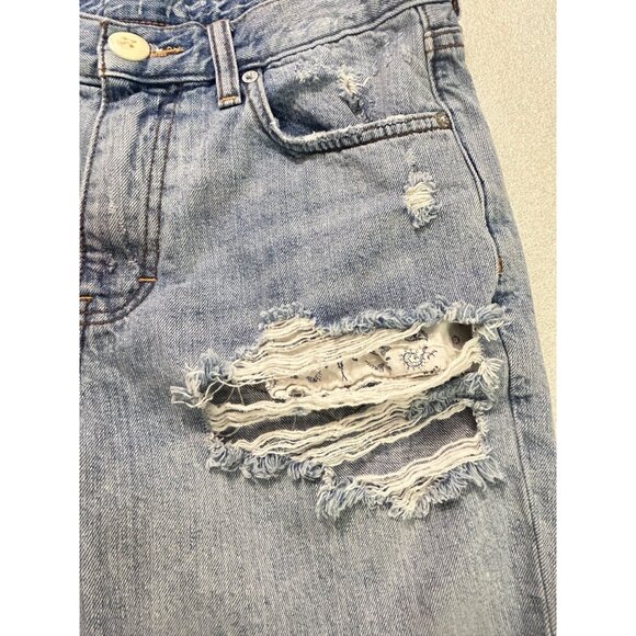 Free People We the Free Distressed Denim Shorts Light Wash Frayed Hem Size 26 - Picture 3 of 4